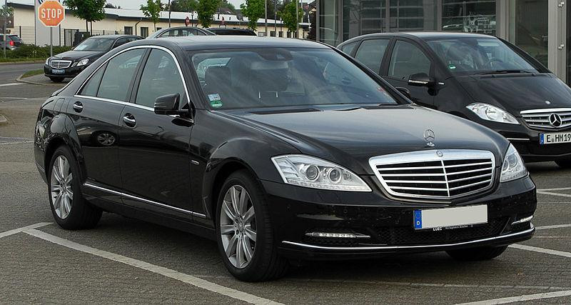 Горбачёв имел в личном автопарке "Запорожец" и бронированный Mercedes-Benz