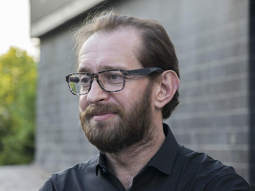 Новый взгляд на мир: Почему звёзды отказываются от православия в пользу другой веры