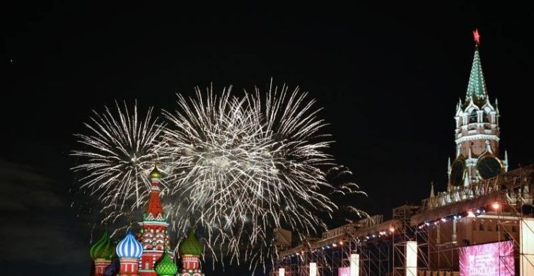 Красивый салют на День города Москва прогремит 10 сентября 2022 года