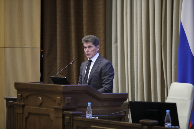 Кадры лечат все: Олег Кожемяко поручил увеличить приток специалистов в приморскую медицину