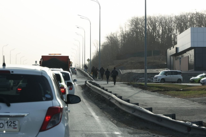 Массовый мусульманский праздник парализовал пригород Владивостока на несколько часов