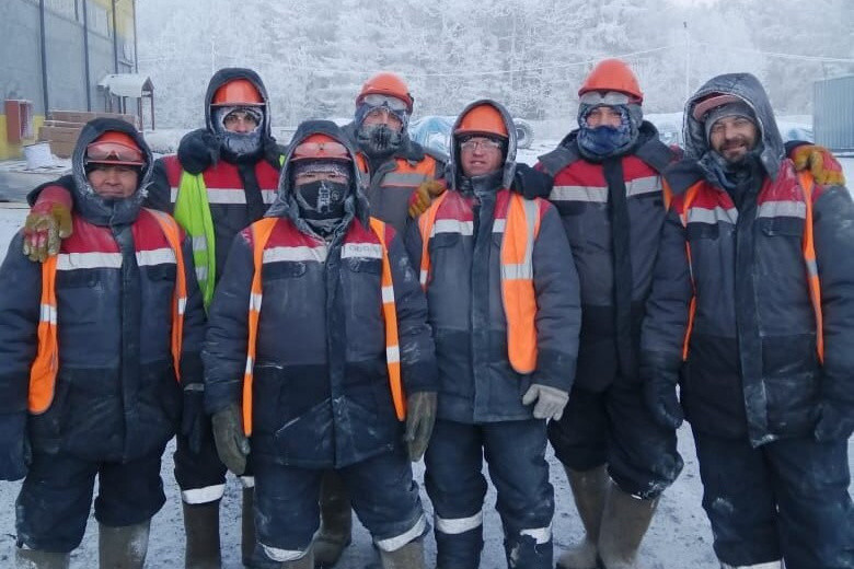 Как поздравить родных и коллег в стихах и прозе с Днем вахтовика 27 апреля 2023 года