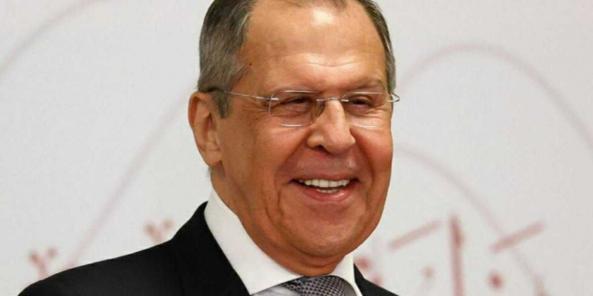 Весь мир уважает нашего Сергея Лаврова, знает его «крепкое словцо» и вредную привычку