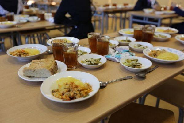 Частные комбинаты питания Петербурга получили рекордную прибыль после «антикризисной» помощи Беглова