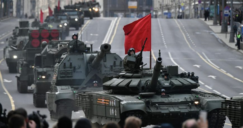 Какие предметы нельзя брать с собой на Парад Победы в России в 2023 году