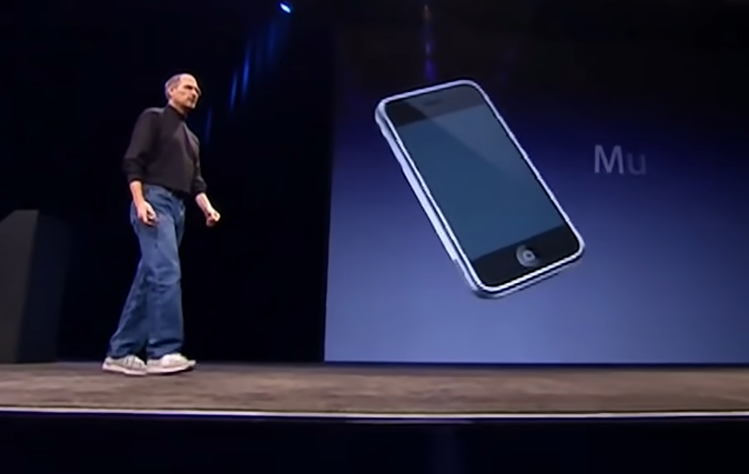 Ровно 16 лет назад Apple произвела революцию, изобретя телефон заново