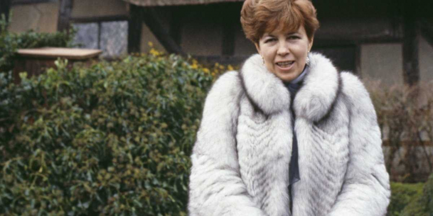 Развалила страну ради мехов и бриллиантов в зарубежных бутиках