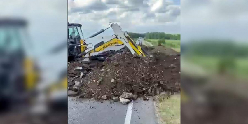 Элиты в встрахе бегут, войска беспрепятсвенно едут на Москву — где сейчас бойцы ЧВК Вагнера, какие города проехали: Военный мятеж Вагнера — прямая трансляция с места события