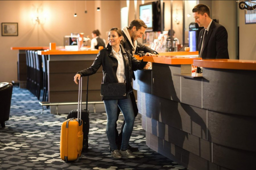 РСТ: Отели сохранят брони туристов, которые не успеют приехать в субботу