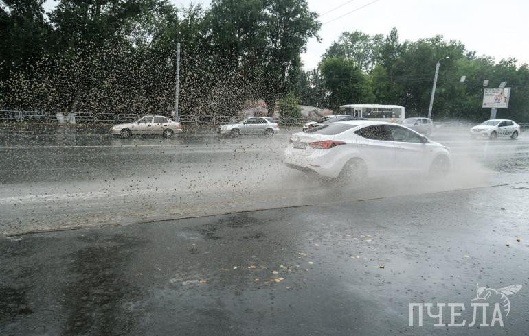 Мэрия Челябинска опубликует список мест, которые лучше объезжать во время дождей