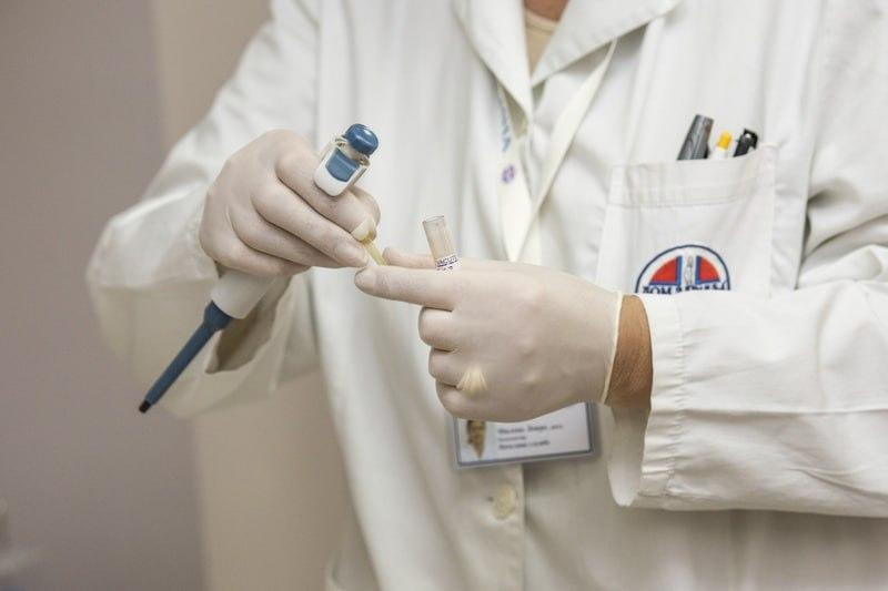 Столичные хирурги удалили необычные инородные предметы из организмов пациентов