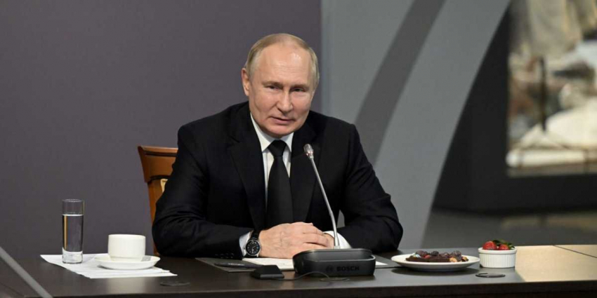 Путин поручил еще раз в 2023 году увеличить МРОТ (минимальный размер оплаты труда) на размер превышающий инфляцию. Мрот по всем регионам и областям России, таблица