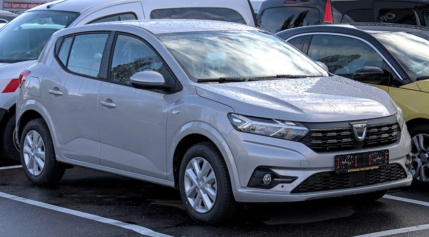 Автодилеры привезли в Россию новый Dacia Sandero