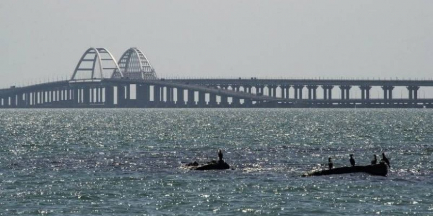 Сложная дорога к морю: когда можно проехать по Крымскому мосту без пробок