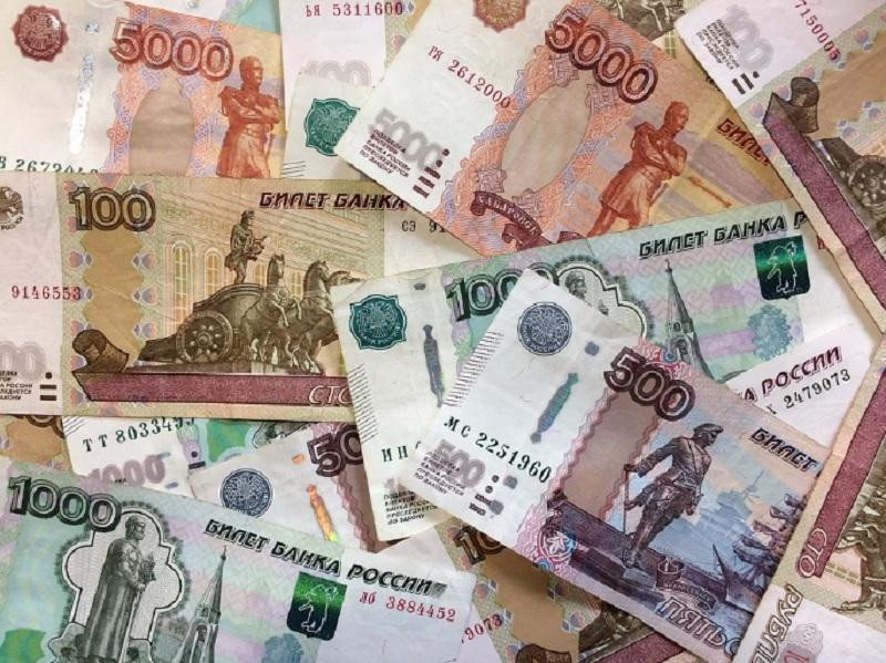 Экономист Кульбака заявил, что курс рубля продолжит снижаться из-за дефицита валюты в России