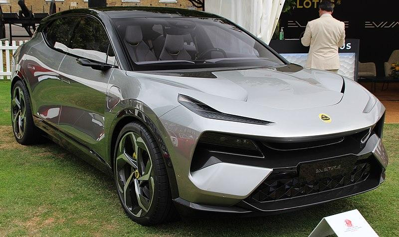 Электрический кроссовер Lotus Eletre появился в России с ценником в 11,26 млн рублей