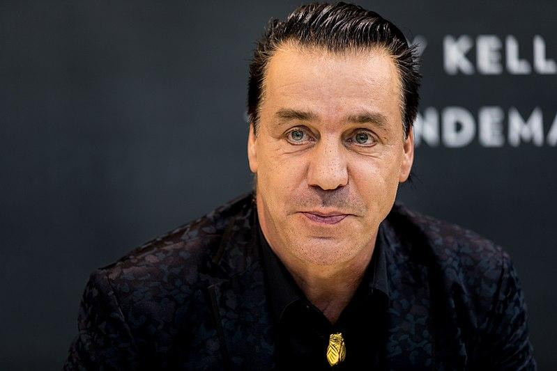 В Новосибирске активисты требуют отменить концерт «Симфония Rammstein»