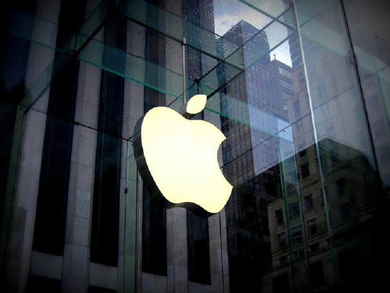Глава Apple Кук назвал причину ежегодного обновления версии смартфонов iPhone