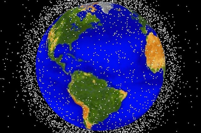 Крупный мусор из космоса упадет на Землю уже в эти выходные