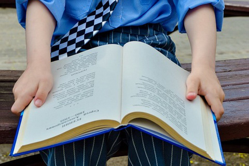 Писатель Иванов поделился лайфхаками, развивающими скорочтение у детей