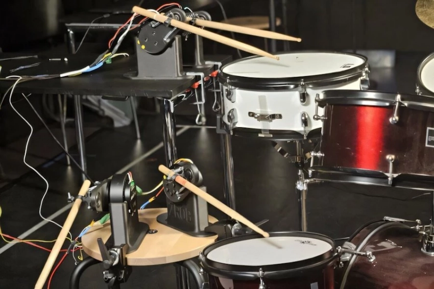 Робот-барабанщик ZRob: новая эпоха в музыкальной робототехнике и за ее пределами