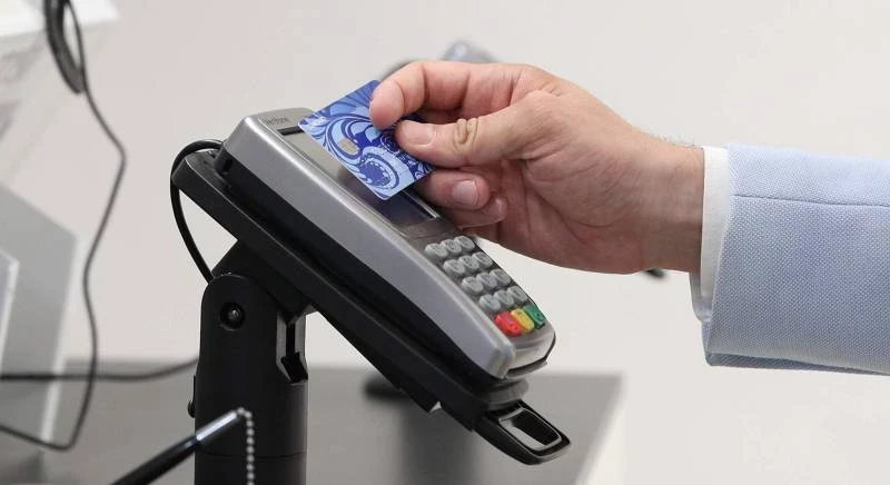 Полный запрет с 1 марта: что нужно знать владельцам банковских карт?