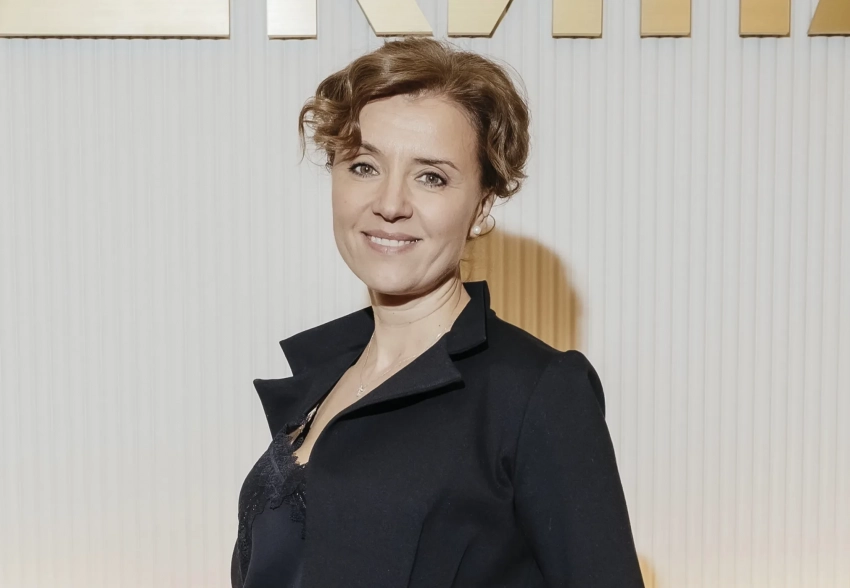 Ксения Алфёрова, Олеся Судзиловская, Екатерина Стриженова посетили премьеру спектакля "Сделка"