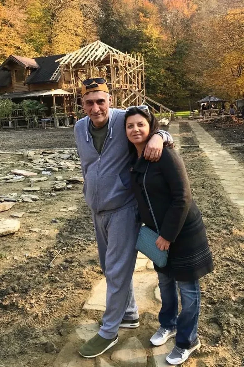 "Решила, что уеду на СВО. Мне будет легче — меня там грохнут на второй день". Маргарита Симоньян рассказала о состоянии Тиграна Кеосаяна, который находится в коме