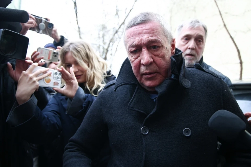 Две недели на воле Михаила Ефремова: Актер-астматик не выходит из дома