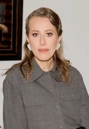 Ксения Собчак, Марианна Максимовская, Мария Миногарова на светском ужине в галерее Heritage