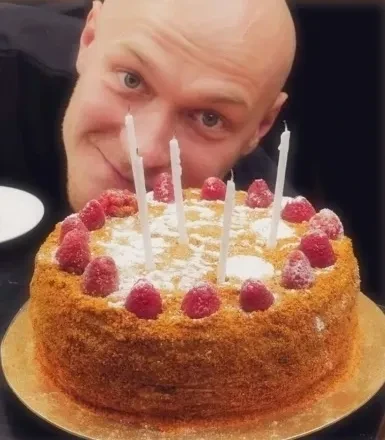 Жена Юры Борисова показала редкое совместное фото по случаю его 33-летия