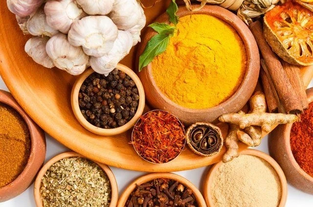 Топ-5 специй для иммунитета, которые стоит добавить в рацион