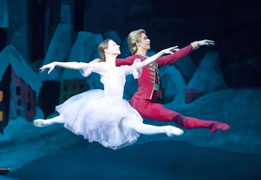 Четыре билета на "Щелкунчик" в Большом театре ушли на аукционе за 510 тысяч рублей — дешевле, чем в прошлом году