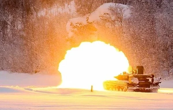 ВС России уверенно наступают на многих направлениях в зоне СВО: новые карты боевых действий на 25.02.2026