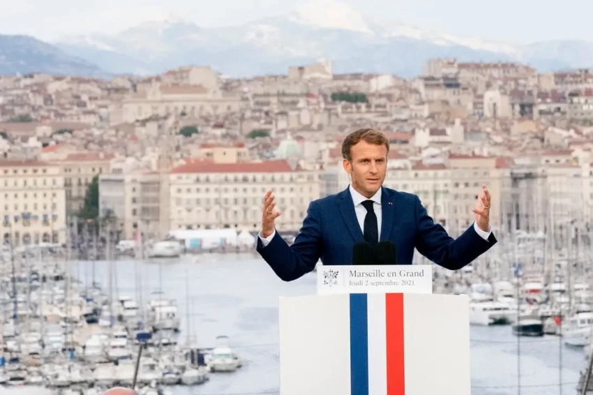 Макрон заявил о подготовке переговоров с российским президентом