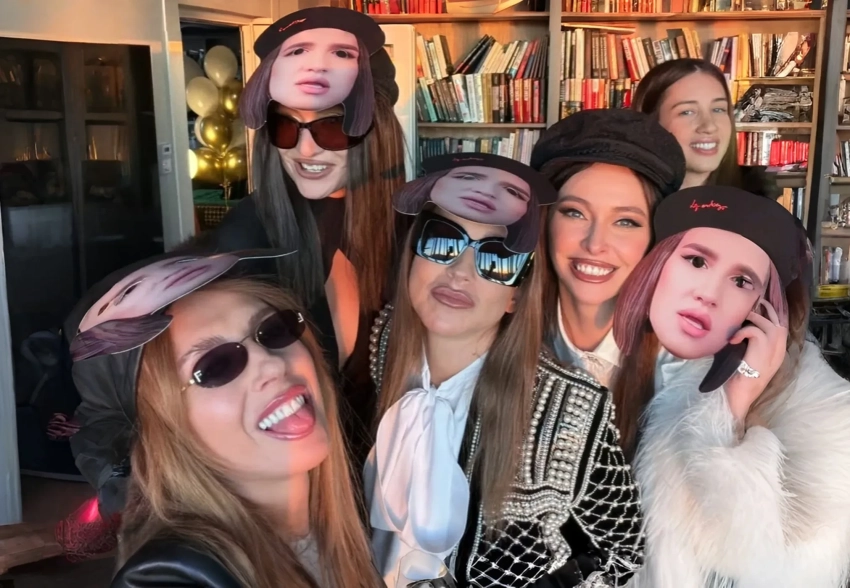 Торт в виде сумки и двойники именинника: Светлана Бондарчук, Кристина Потупчик, Мария Миногарова, Юлия Барановская устроили вечеринку-сюрприз в честь 30-летия Алексея Жидковского