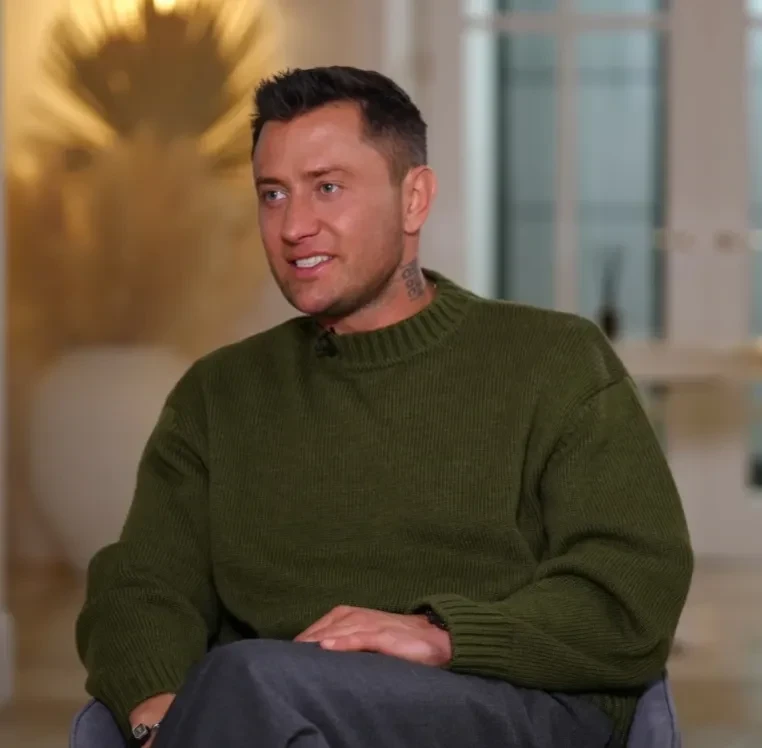 "Сделал губы и подбородок". Павла Прилучного заподозрили в неудачной "пластике"