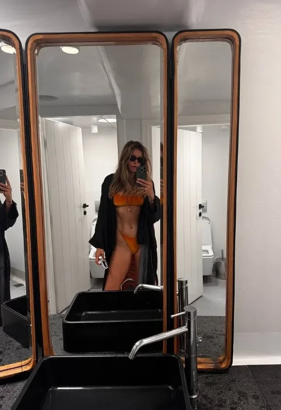 Вера Брежнева запустила курс по сексуальным практикам для женщин