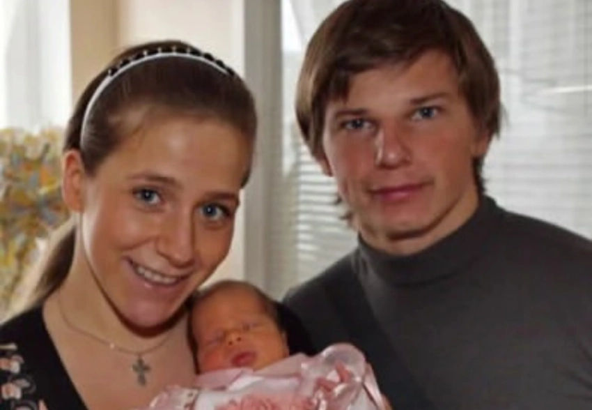 "Моя королева". Юлия Барановская опубликовала архивные фото с дочерью и Андреем Аршавиным