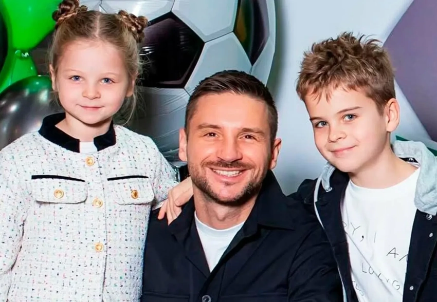 Сергей Лазарев пошутил про свои будни отца-одиночки